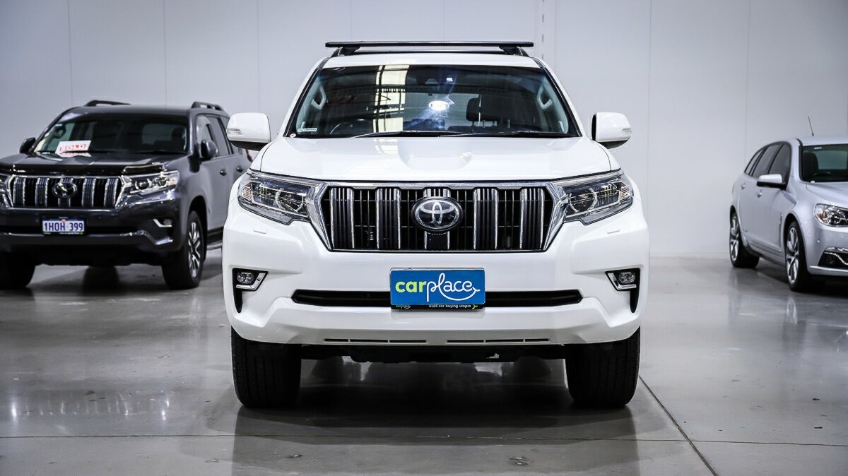Toyota Landcruiser Prado image 2