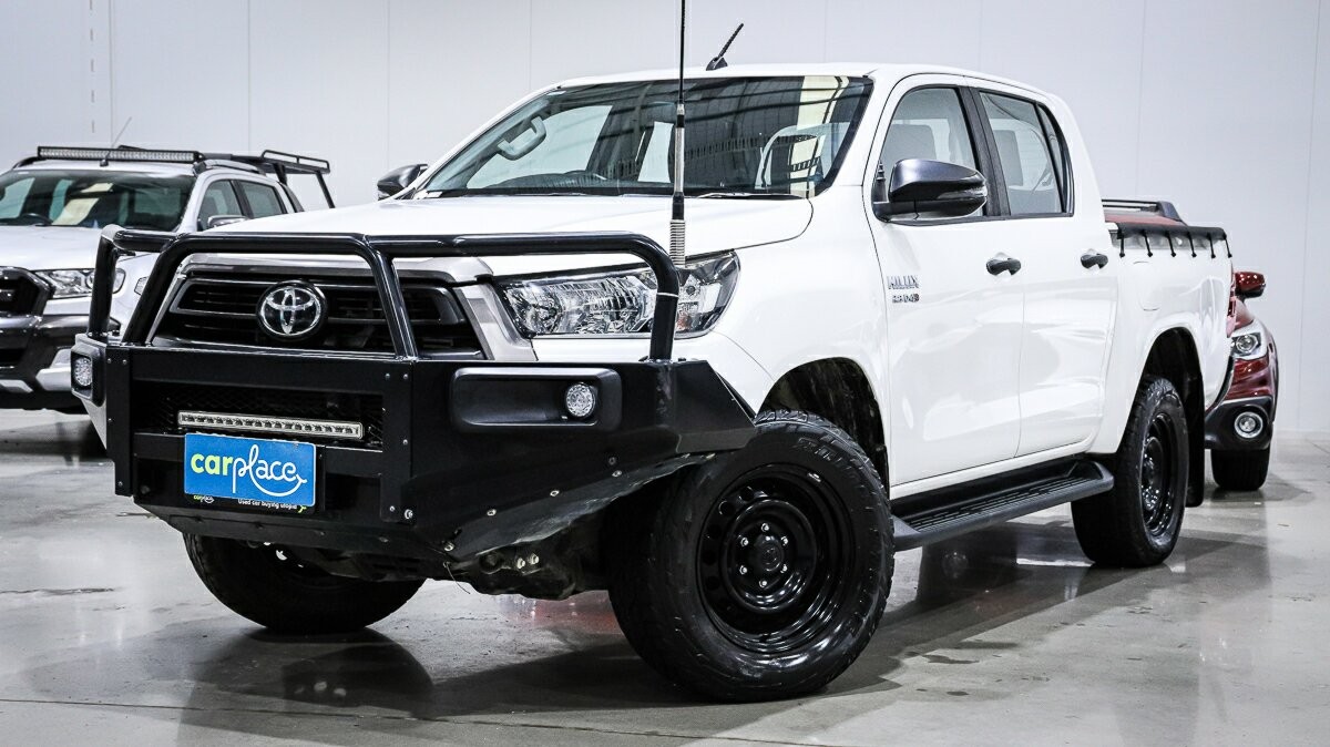 Toyota Hilux image 1