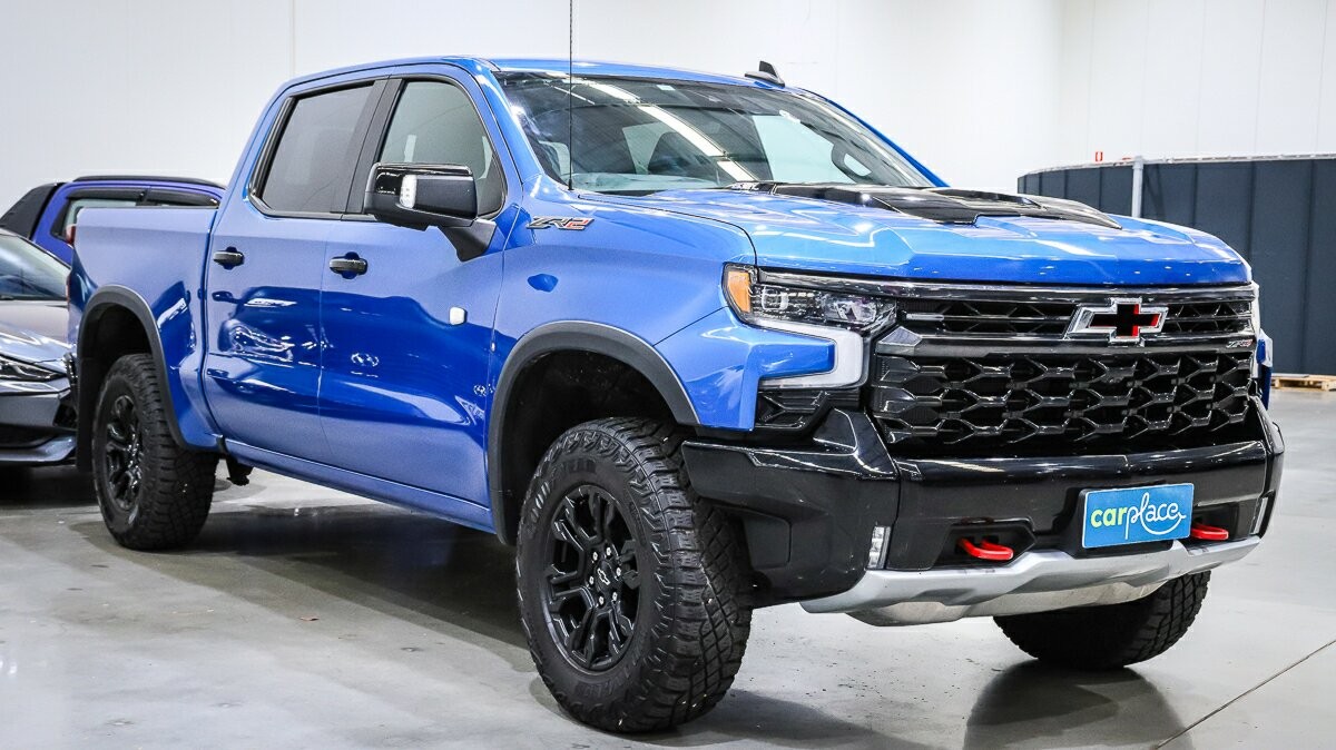 Chevrolet Silverado image 3