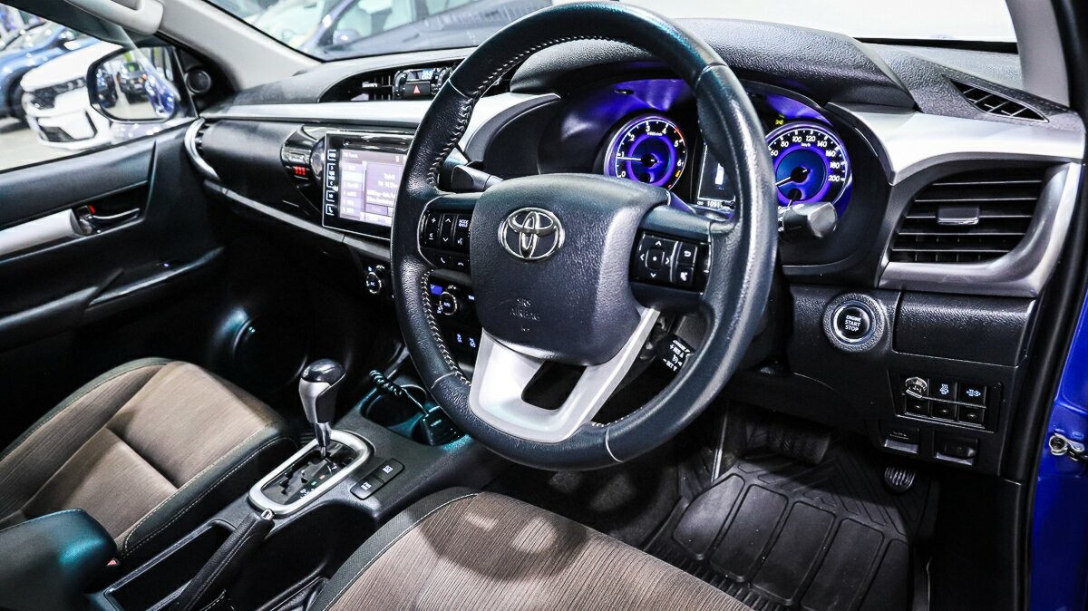 Toyota Hilux image 4