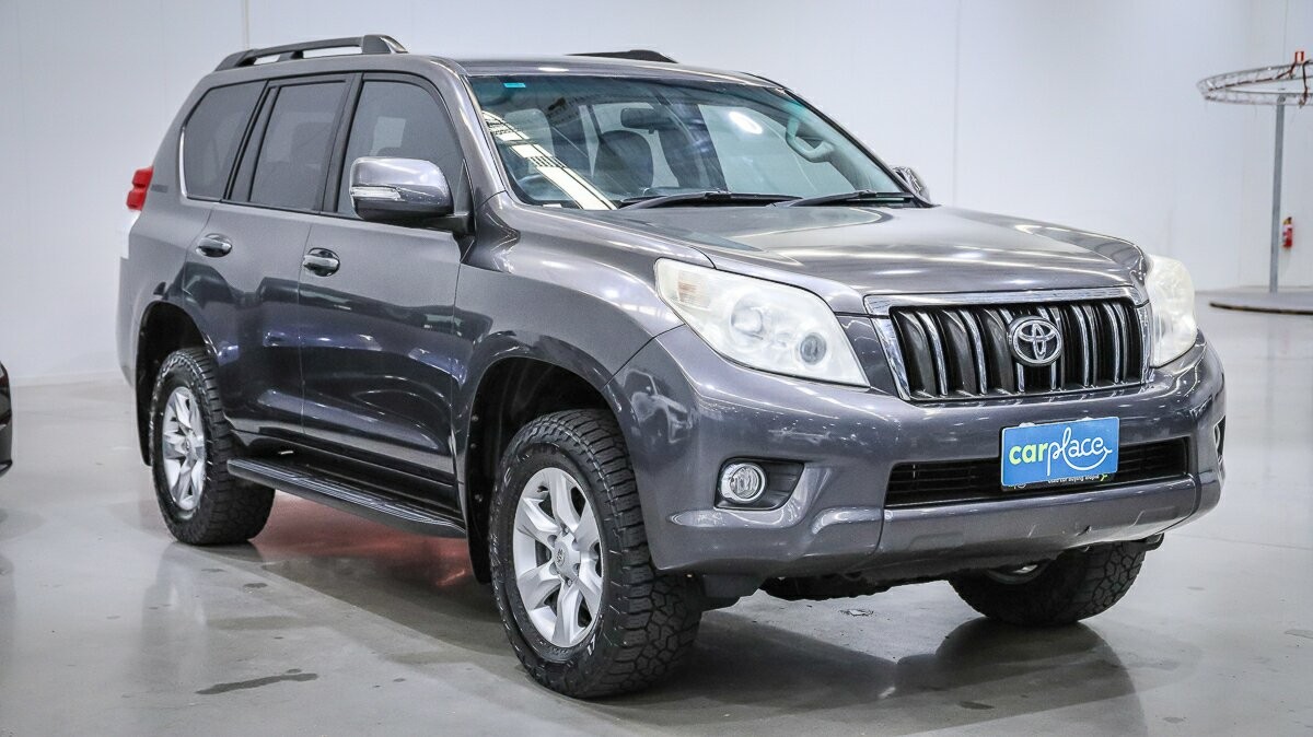Toyota Landcruiser Prado image 3