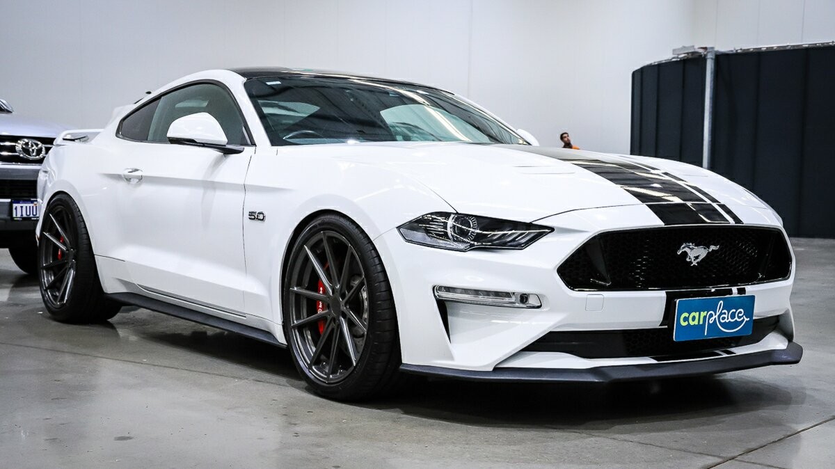 Ford Mustang image 4