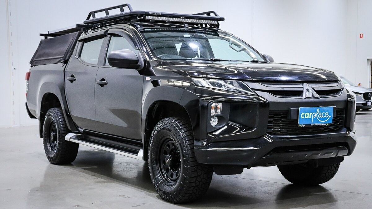 Mitsubishi Triton image 3