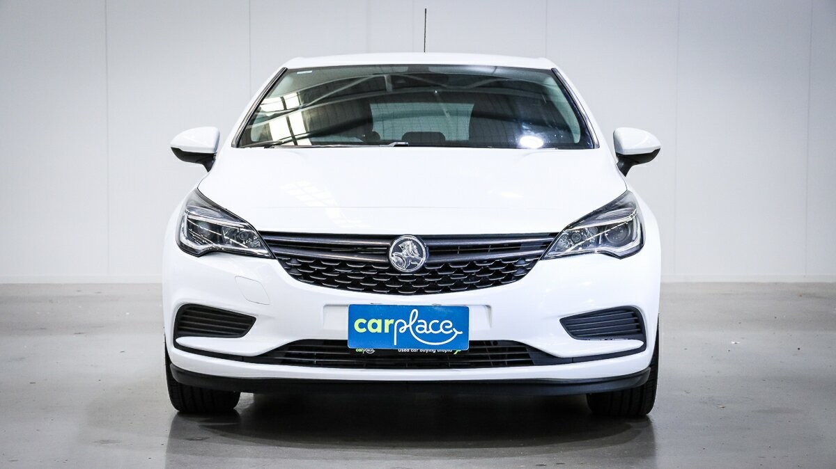 Holden Astra image 2