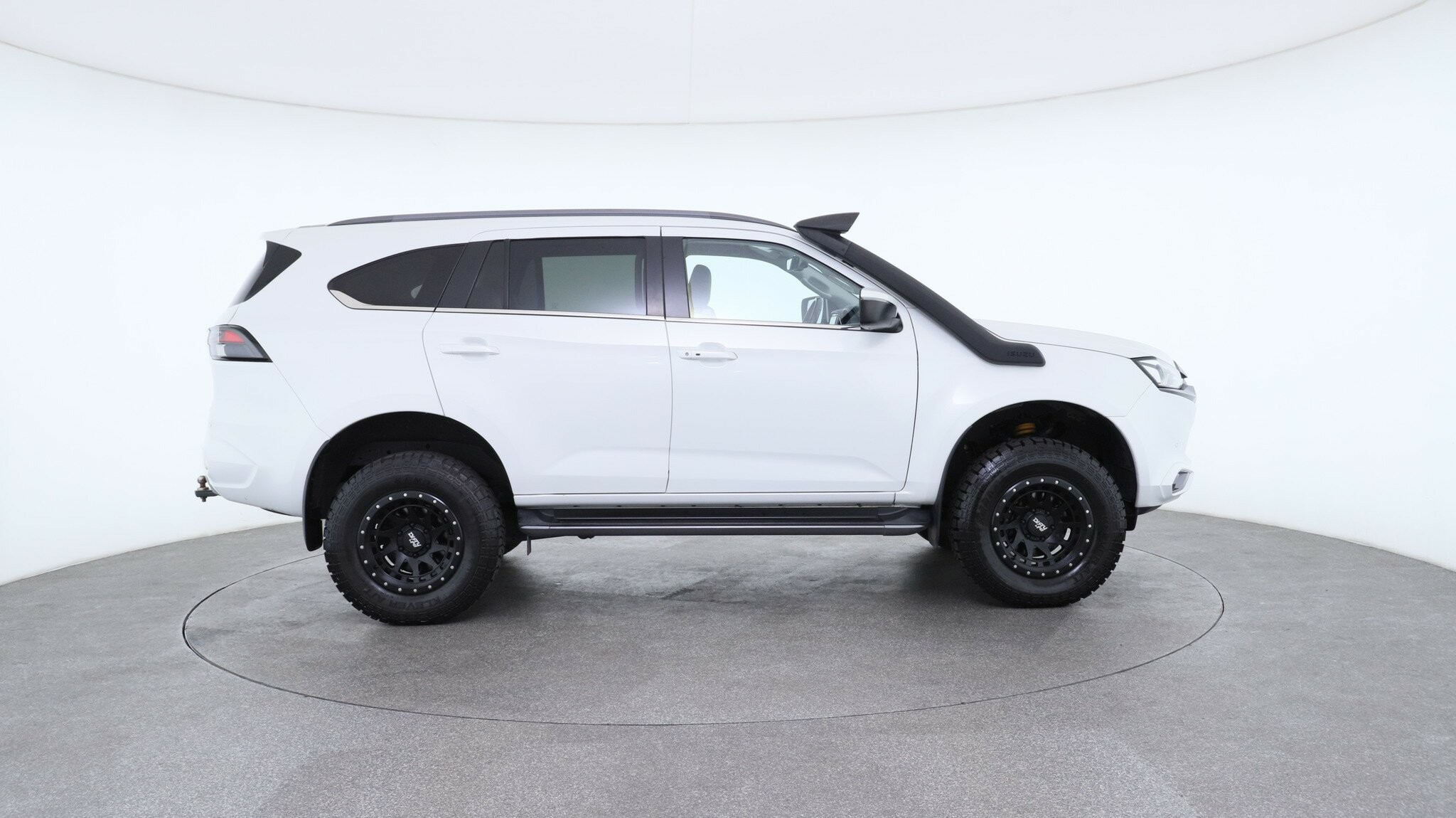 Isuzu Mu-x image 4