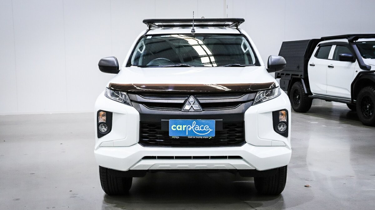 Mitsubishi Triton image 2