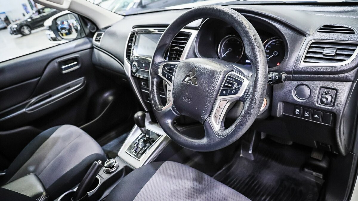 Mitsubishi Triton image 4