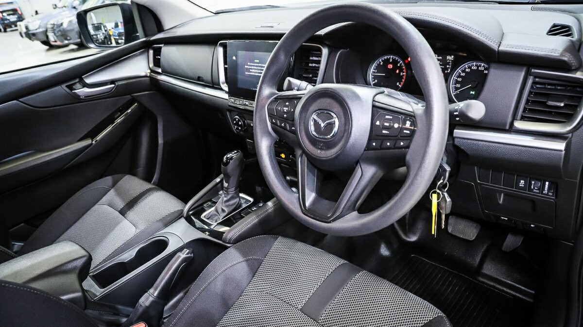 Mazda Bt-50 image 4