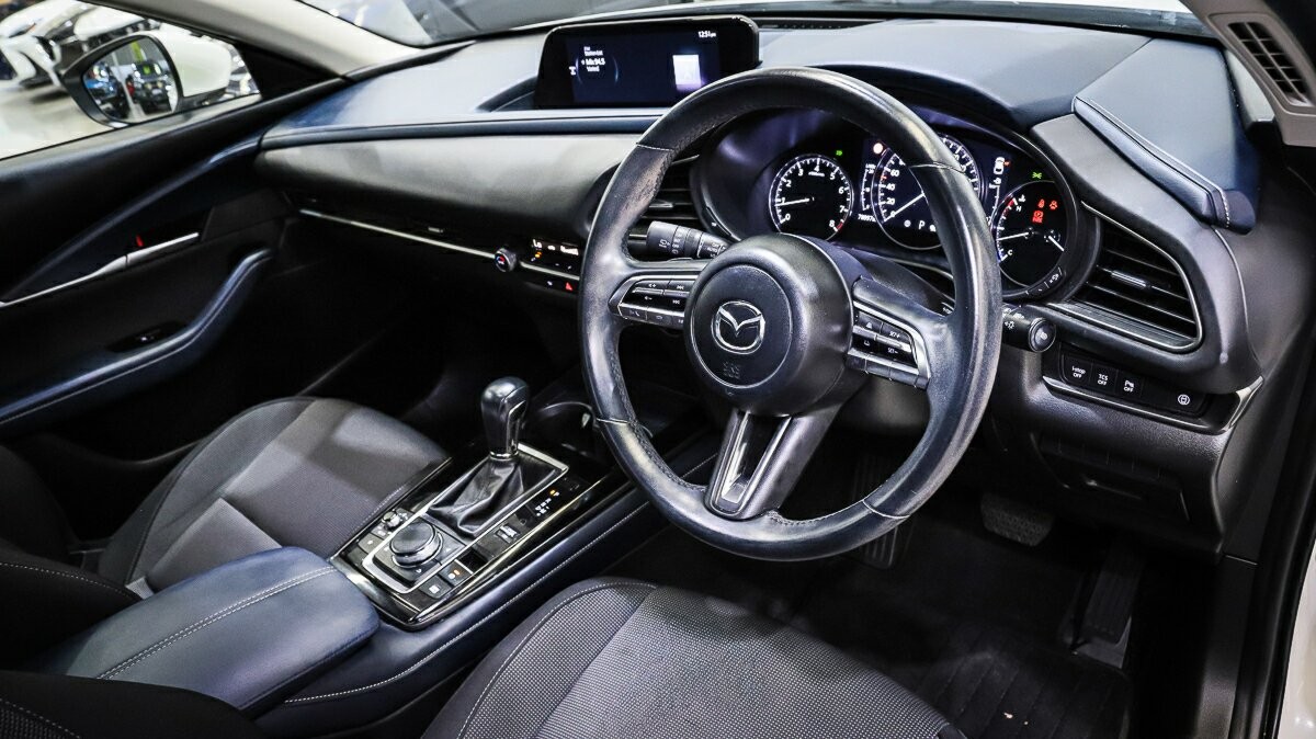 Mazda Cx-30 image 4