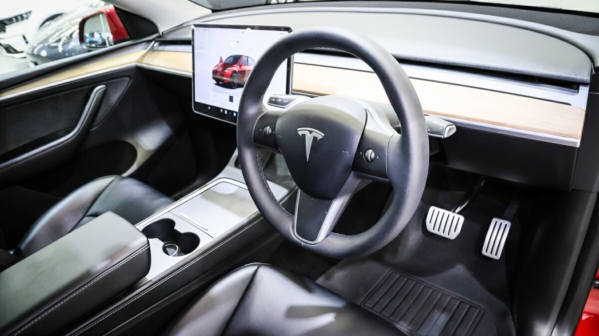 Tesla Model Y image 4