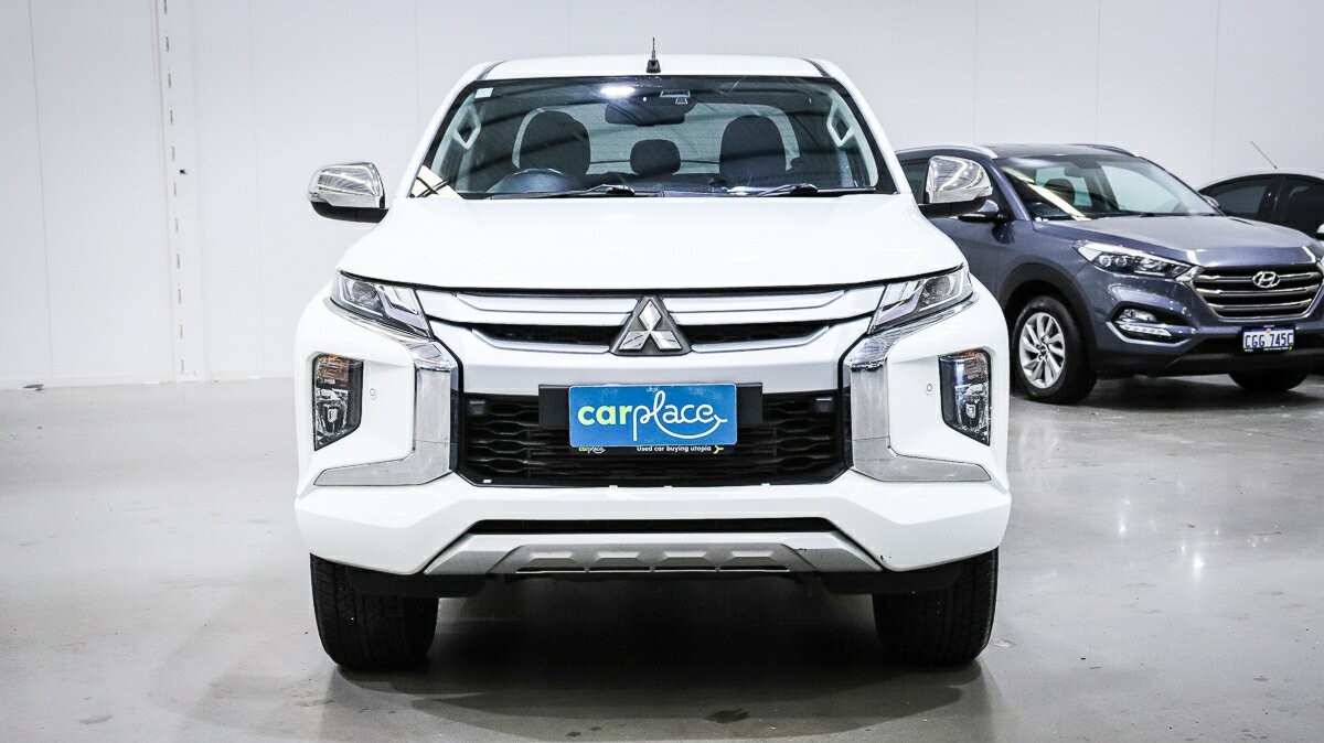 Mitsubishi Triton image 2