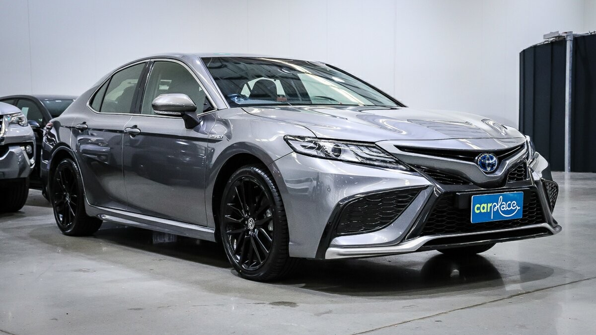 Toyota Camry image 3