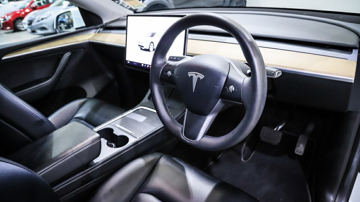 Tesla Model Y image 4