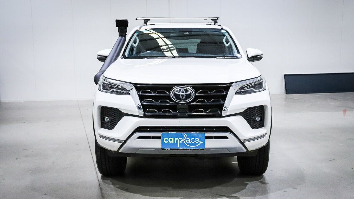 Toyota Fortuner image 2