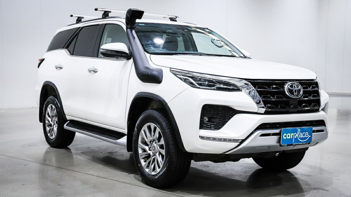 Toyota Fortuner image 3
