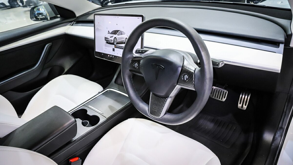 Tesla Model 3 image 4