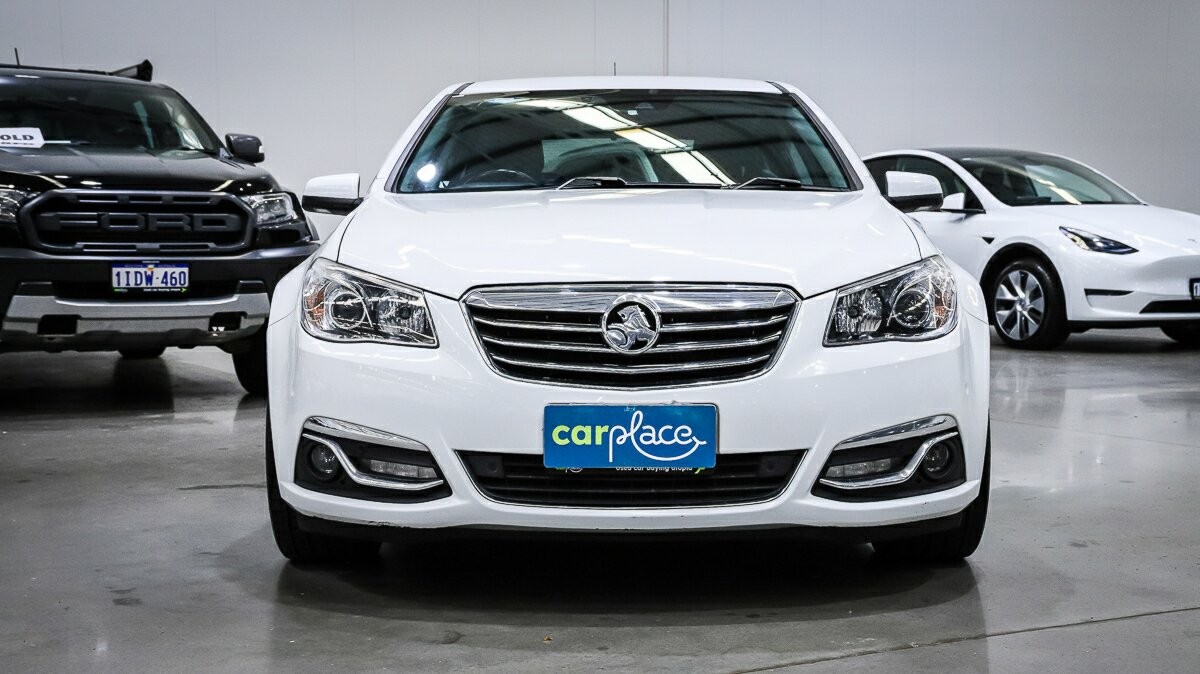 Holden Calais image 2