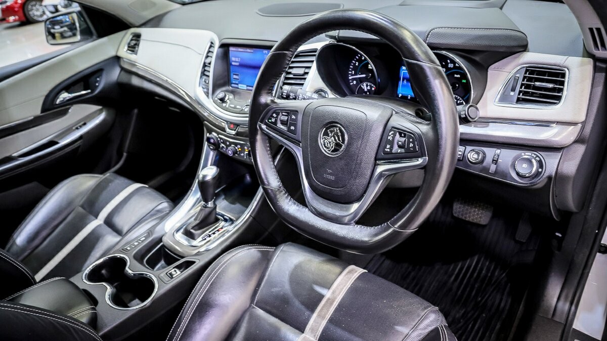 Holden Calais image 4