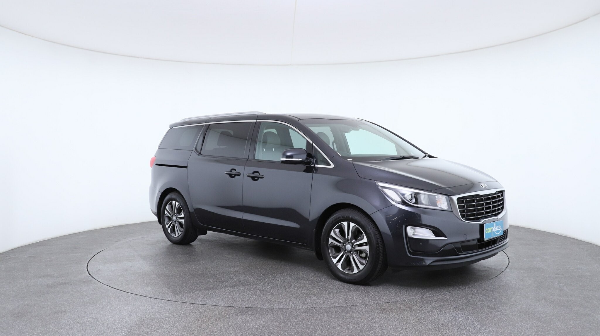 Kia Carnival image 3