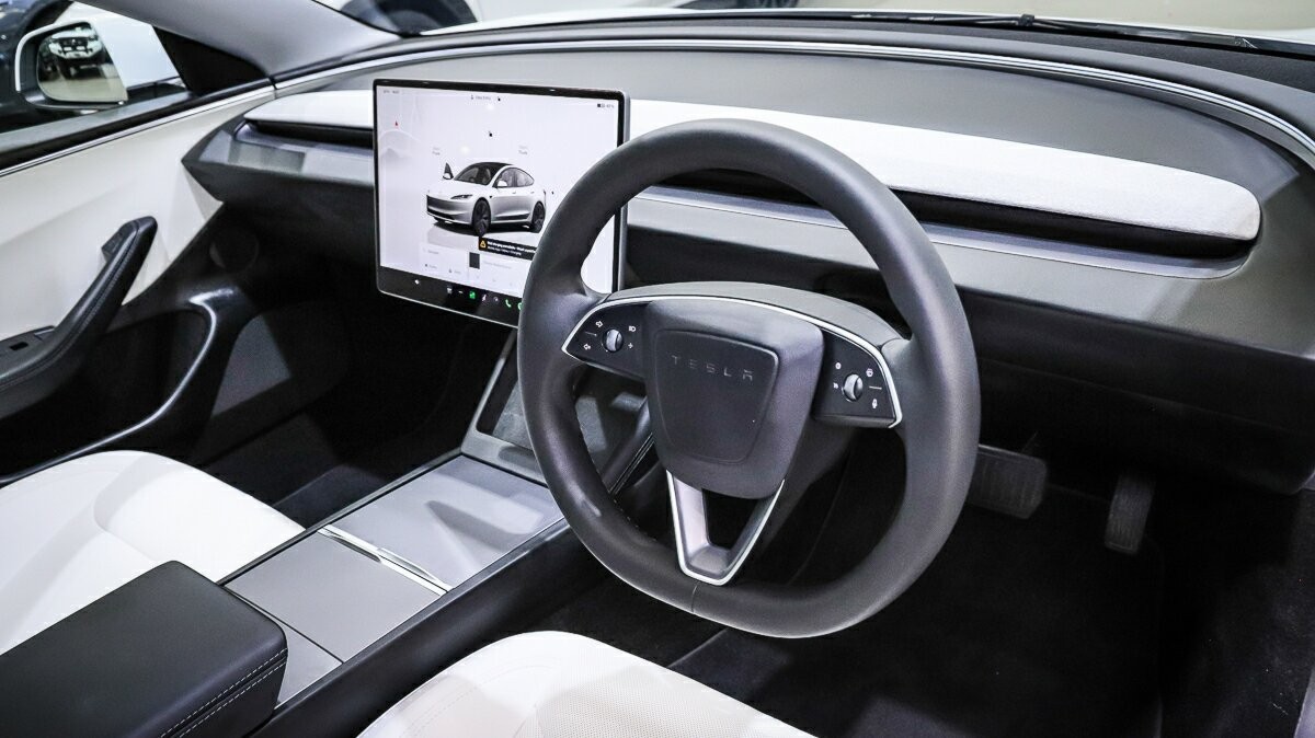 Tesla Model 3 image 4