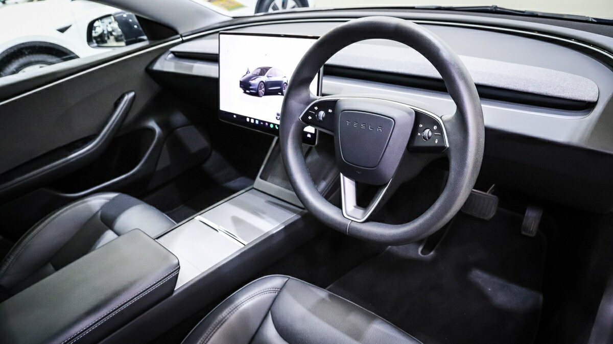 Tesla Model 3 image 4