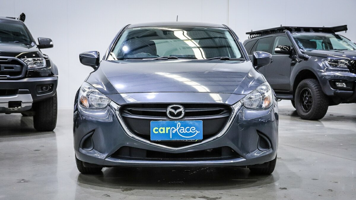 Mazda 2 image 2