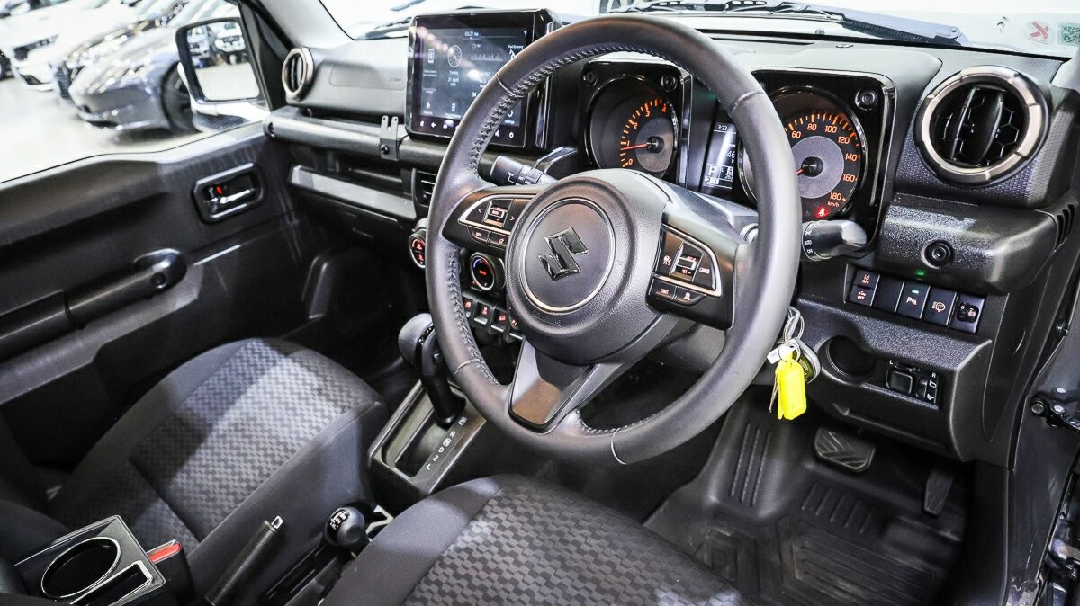 Suzuki Jimny image 4