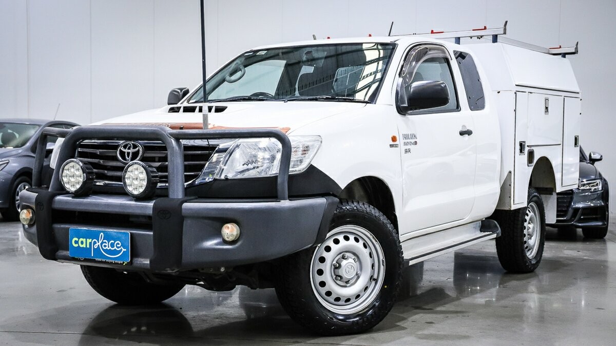 Toyota Hilux image 1