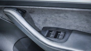 https://vehicle-cdn.autoleague.cloud/3881_1105481_17.jpg