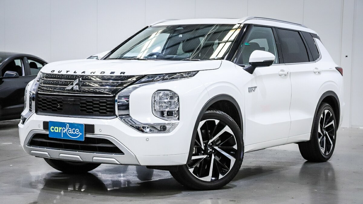 Mitsubishi Outlander image 1