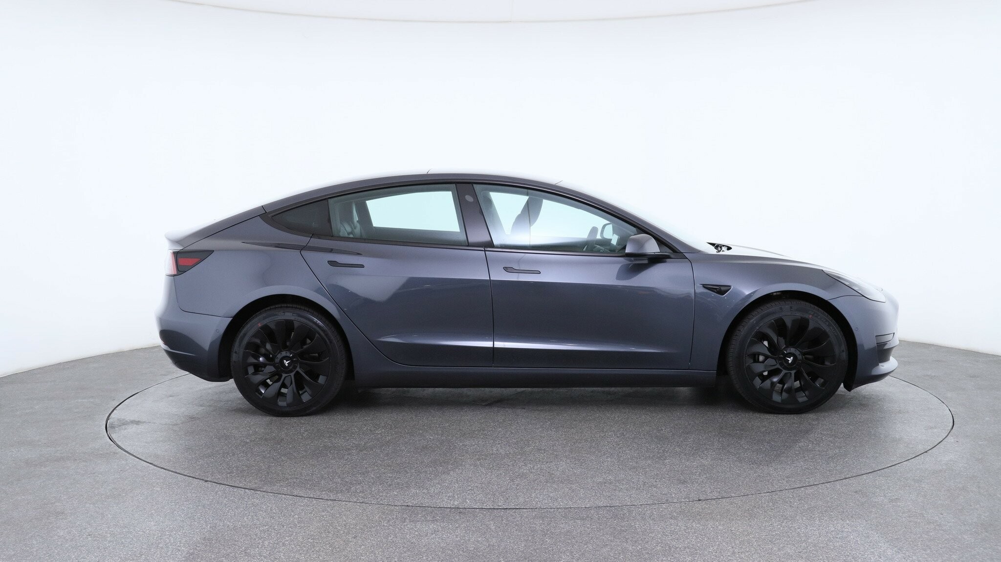 Tesla Model 3 image 4