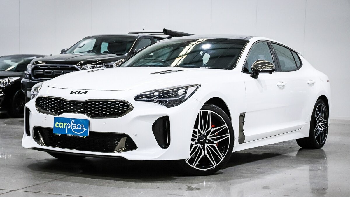 Kia Stinger image 1