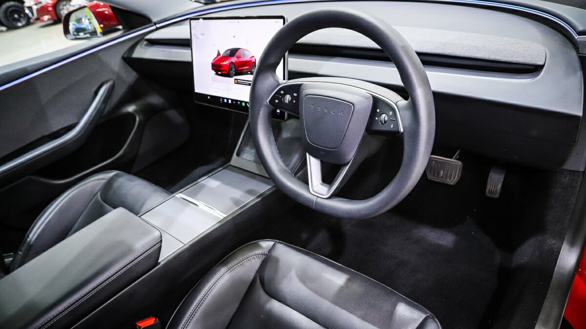 Tesla Model 3 image 4