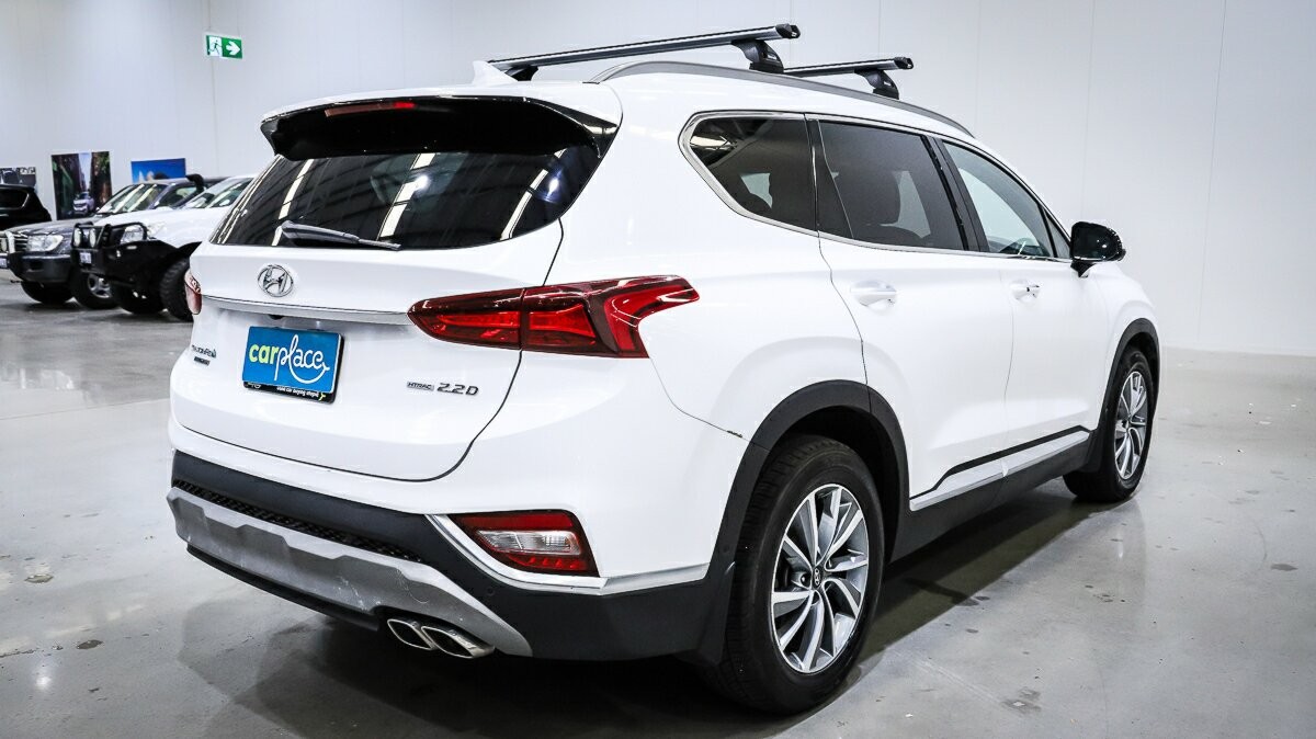 Hyundai Santa Fe image 3