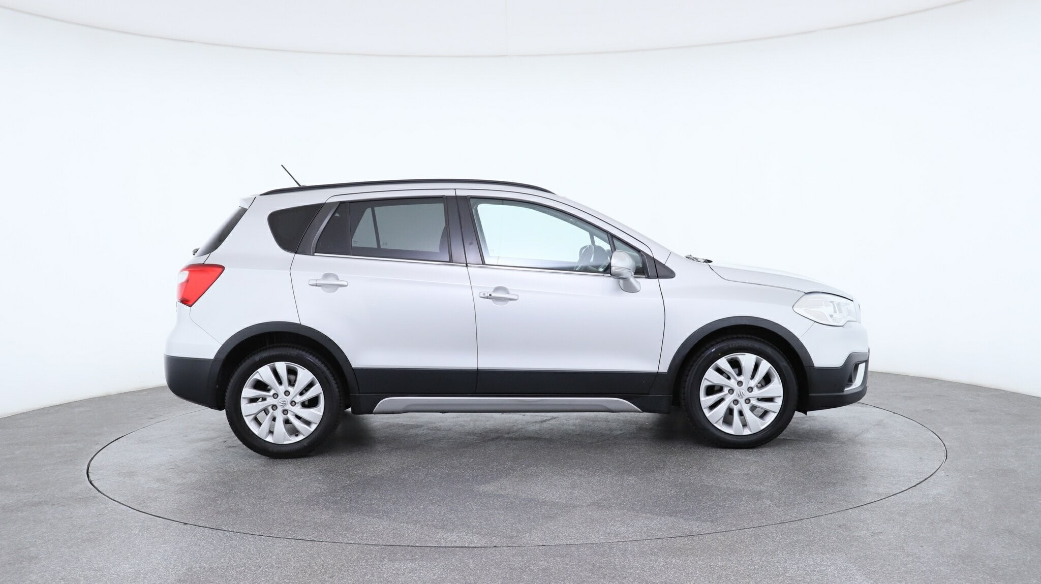 Suzuki S-cross image 4