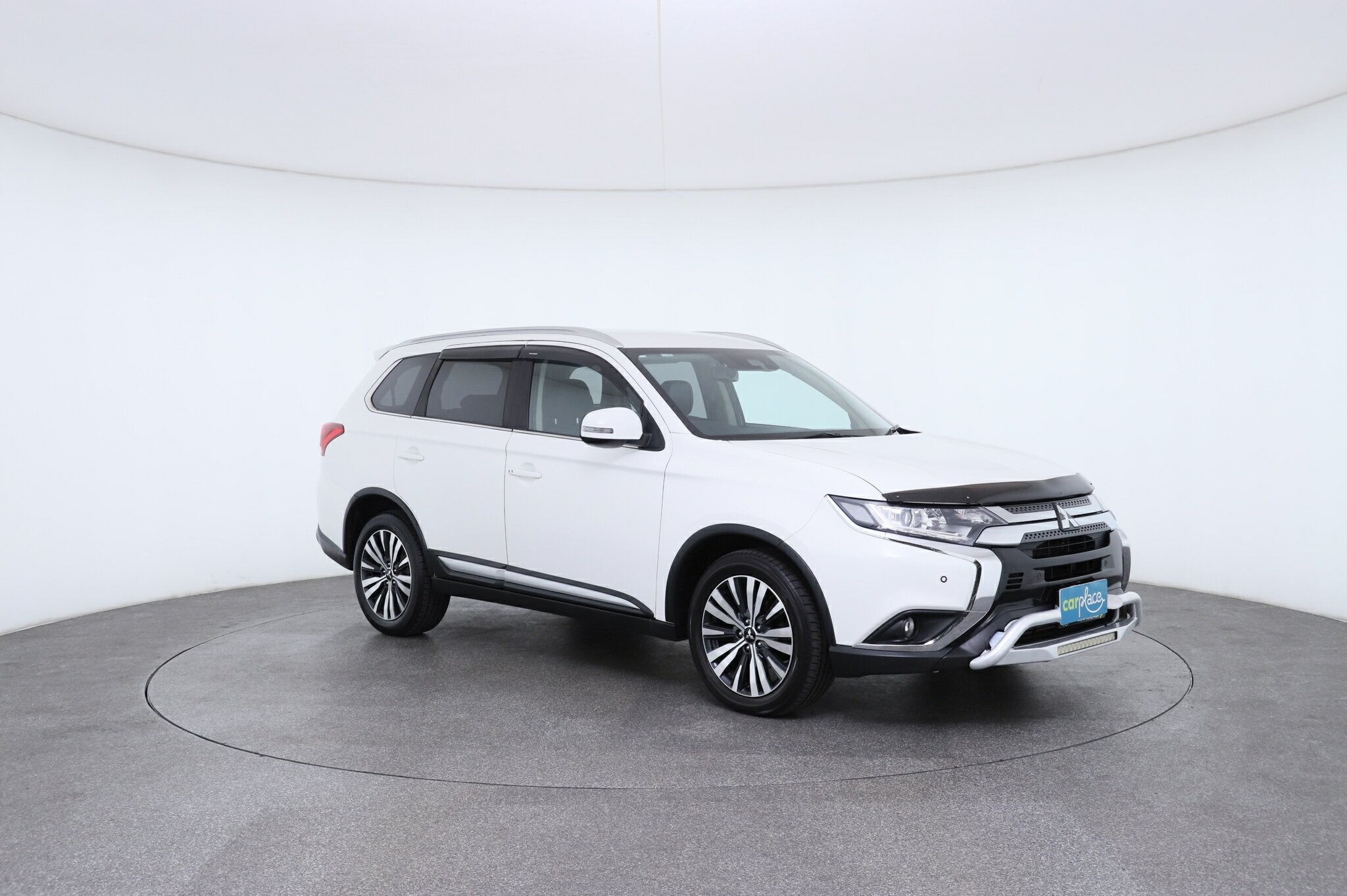 Mitsubishi Outlander image 3