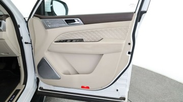 https://vehicle-cdn.autoleague.cloud/3881_1105512_17.jpg