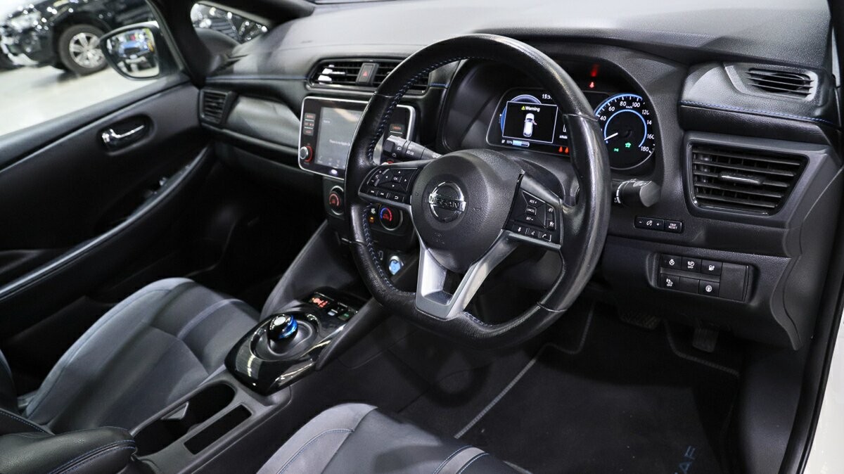 Nissan Leaf image 4