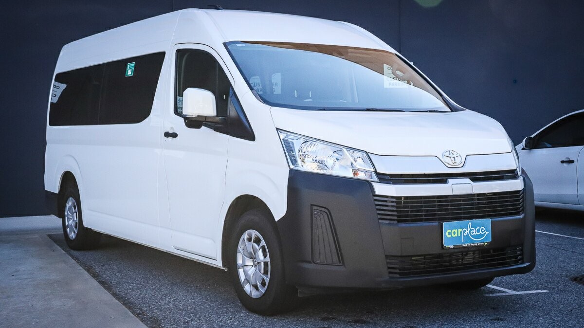 Toyota Hiace image 3