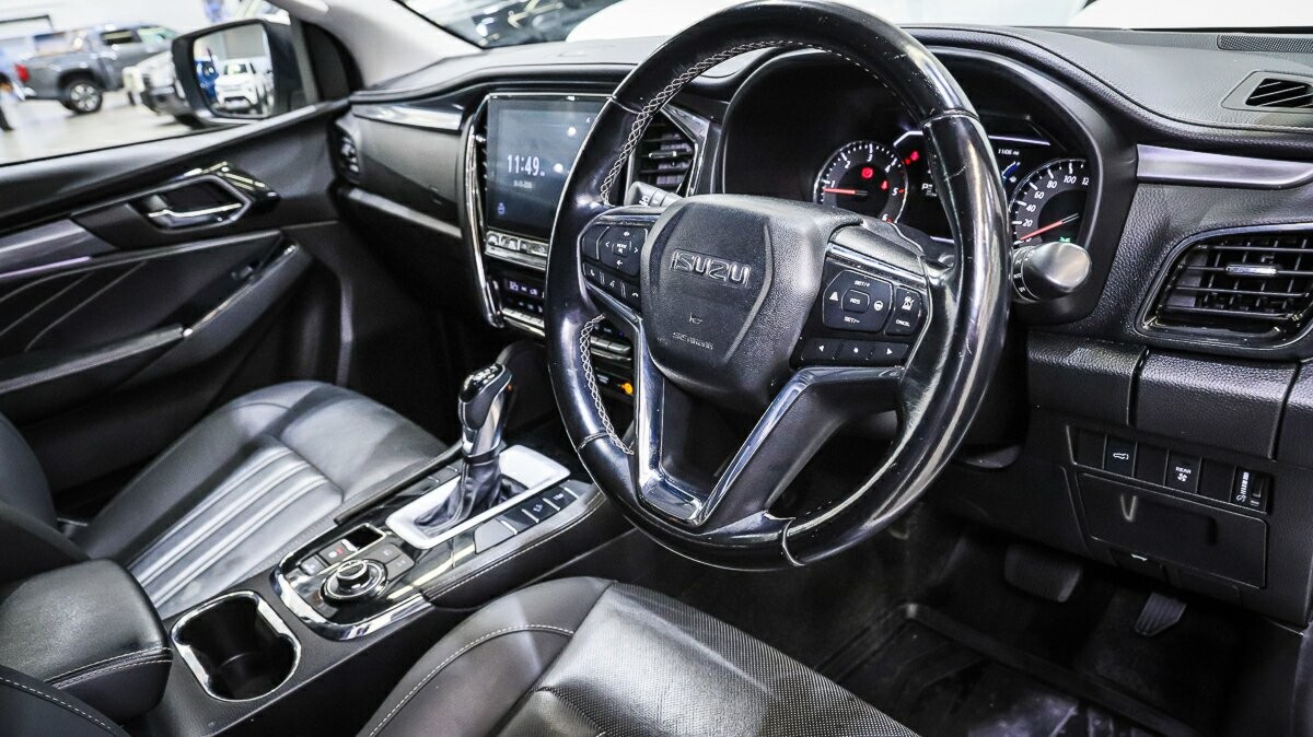 Isuzu Mu-x image 4