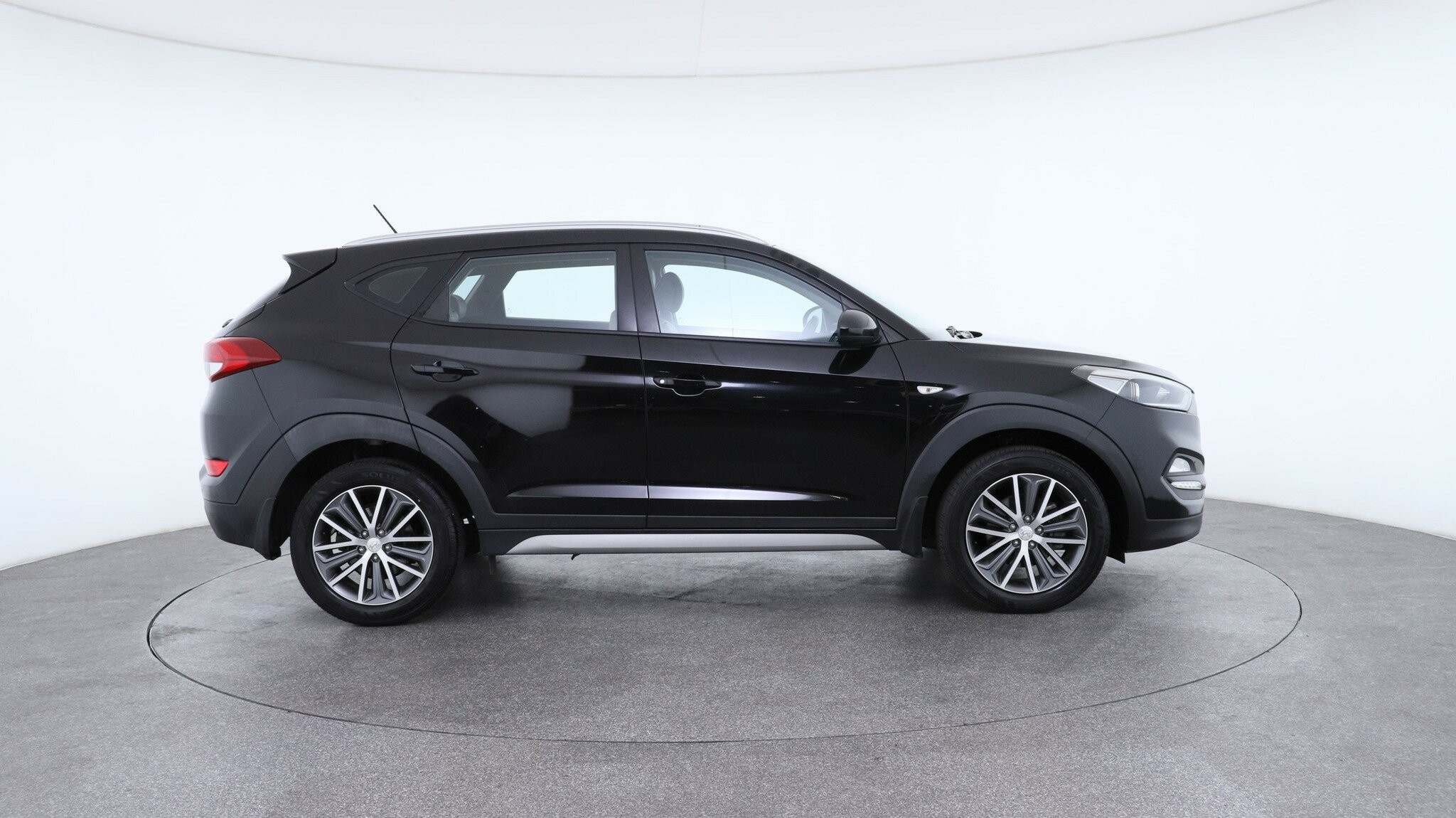 Hyundai Tucson image 4