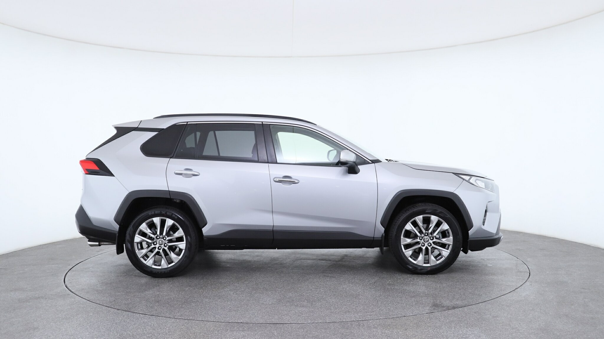 Toyota Rav4 image 4