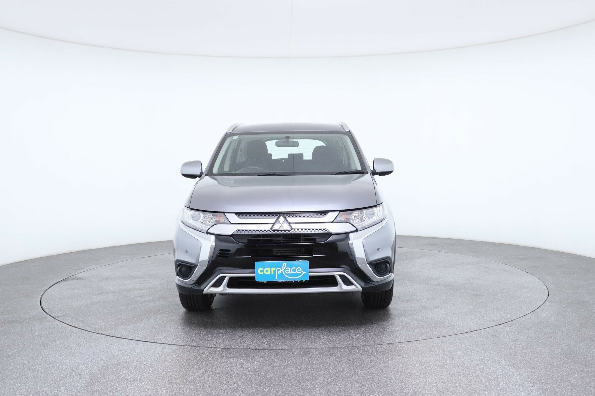 Mitsubishi Outlander image 2