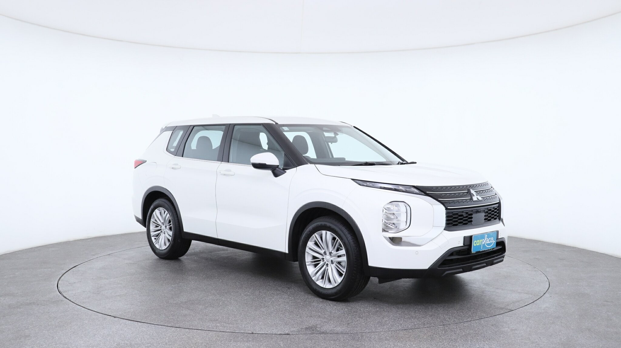 Mitsubishi Outlander image 3