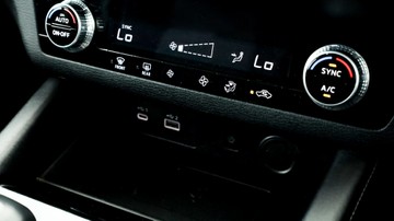 https://vehicle-cdn.autoleague.cloud/3881_1105551_29.jpg