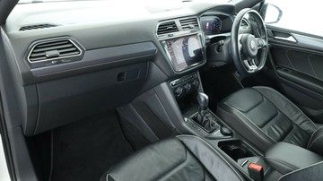 https://vehicle-cdn.autoleague.cloud/3881_1105552_16.jpg