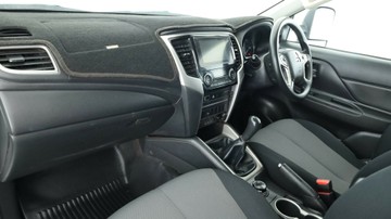 https://vehicle-cdn.autoleague.cloud/3881_1105553_15.jpg