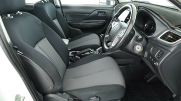 https://vehicle-cdn.autoleague.cloud/3881_1105553_7.jpg