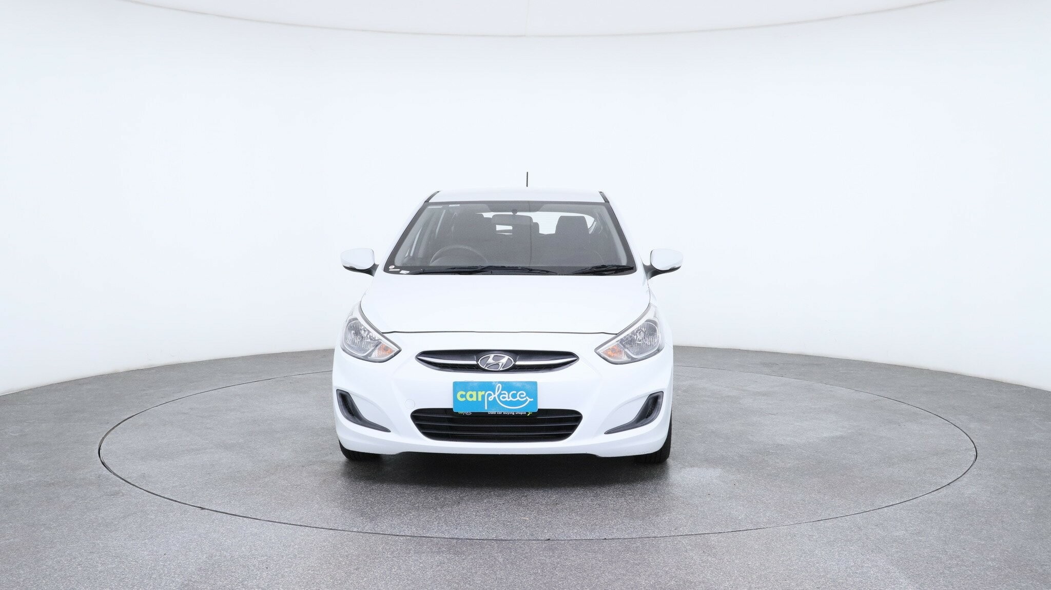 Hyundai Accent image 2