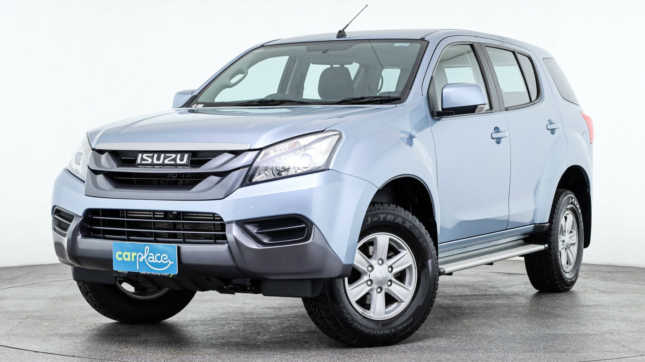 Isuzu Mu-x image 1